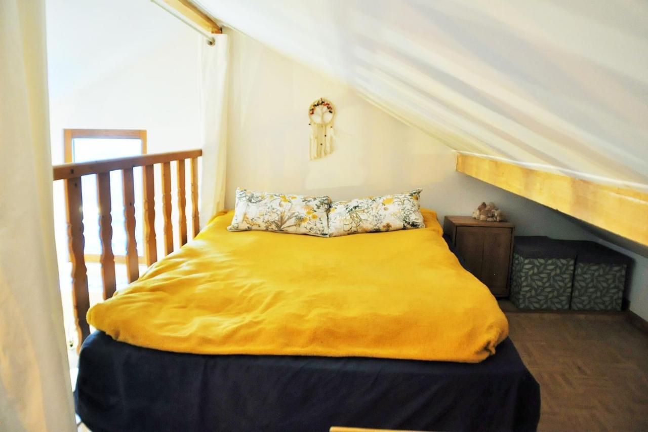 Cozy Mini House With Beautiful Views Apartment Eygliers Exterior photo