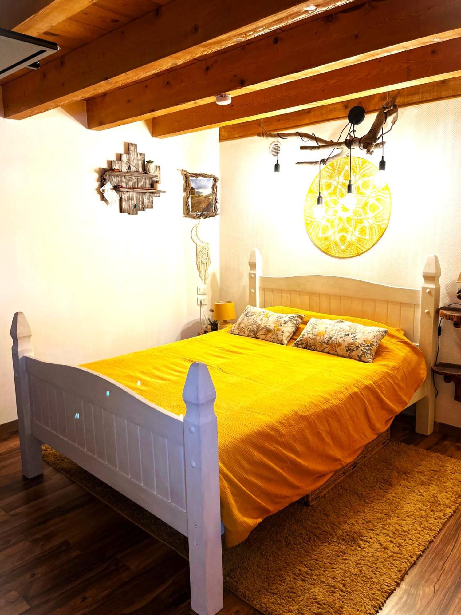 Cozy Mini House With Beautiful Views Apartment Eygliers Exterior photo