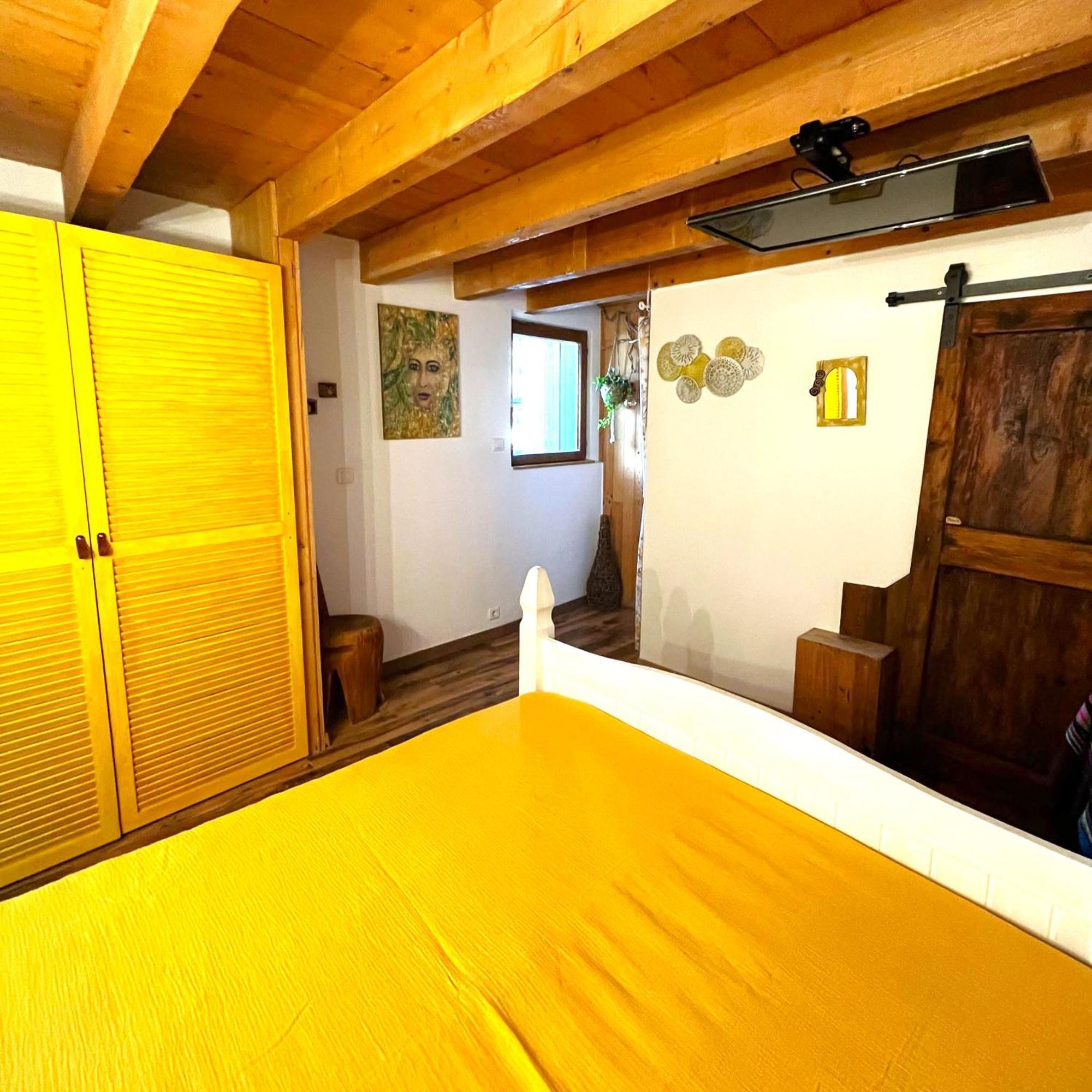 Cozy Mini House With Beautiful Views Apartment Eygliers Exterior photo